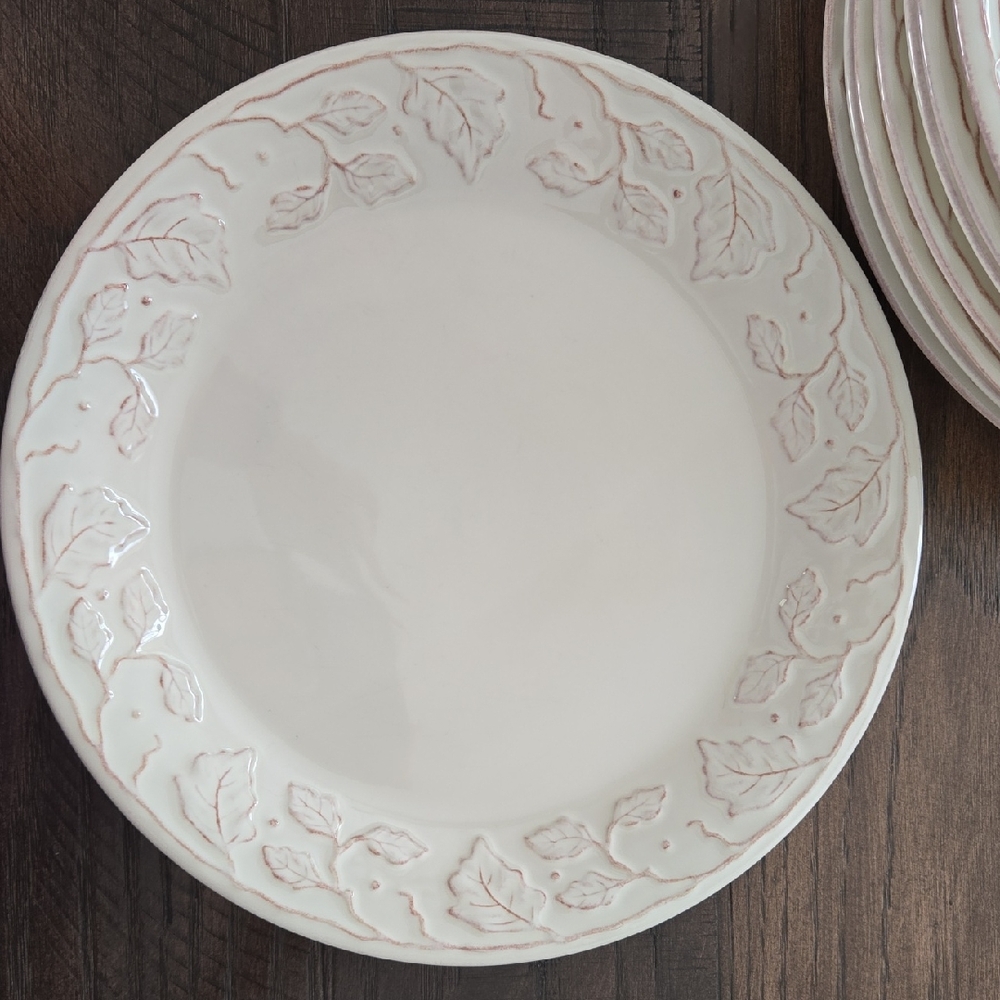 Longaberger Vntage Vine Dinner Plates Cream Ivory